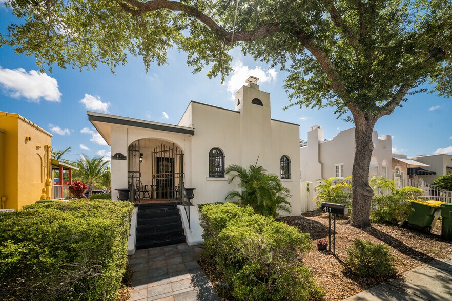 Primary Photo Of 411 Burns Ct, Sarasota Office For Sale