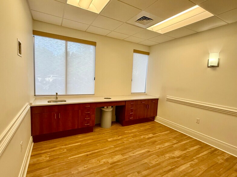 More Photos Of 76 Peachtree Rd, Asheville Medical For Lease