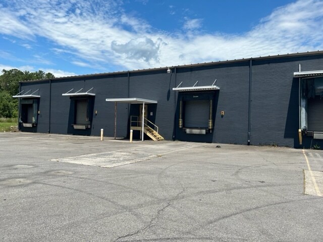 More Photos Of 3540 Corporate Dr, Dalton Warehouse For Lease