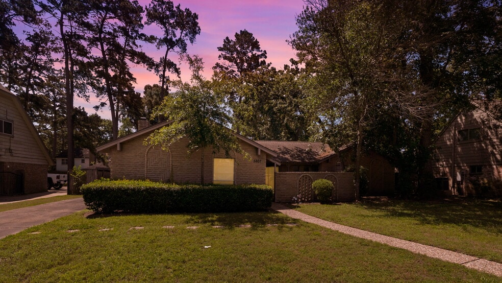 More Photos Of 5807 Old Lodge Dr, Houston Assisted Living For Sale
