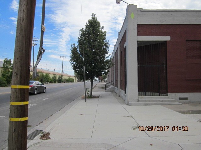 More Photos Of 805 8th St, Los Banos Industrial For Sale