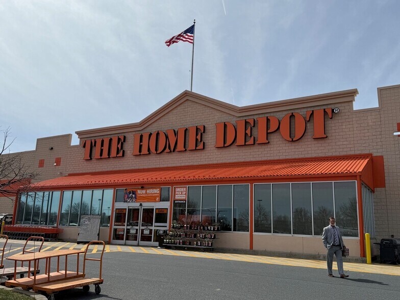 More Photos Of 100 Commons Dr, Parkesburg Unknown For Lease