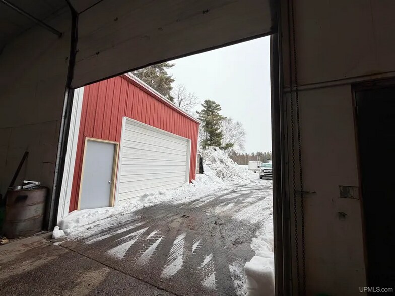 More Photos Of 7 Brebner Rd E, Negaunee Flex For Sale