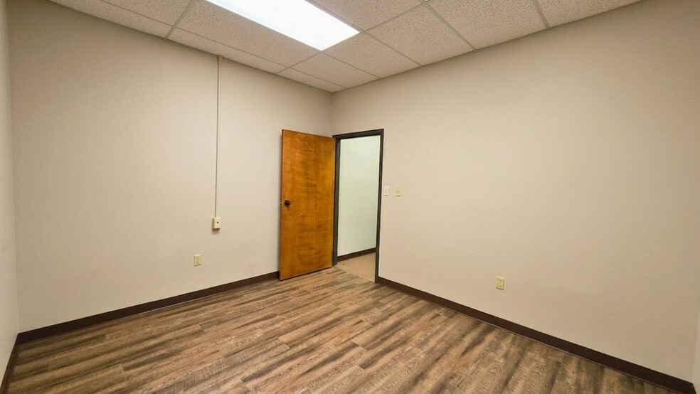 More Photos Of 31-33 Murray Guard Dr, Jackson Office For Lease