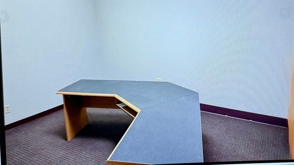 More Photos Of 2-12 NW 5th St, Richmond Storefront For Lease