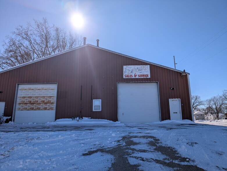 More Photos Of 1100 Weise St, Green Bay Auto Dealership For Sale
