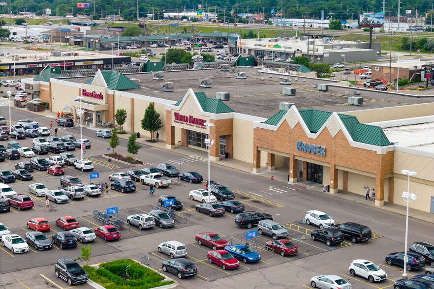 More Photos Of 310 N Clippert St, Lansing Unknown For Lease