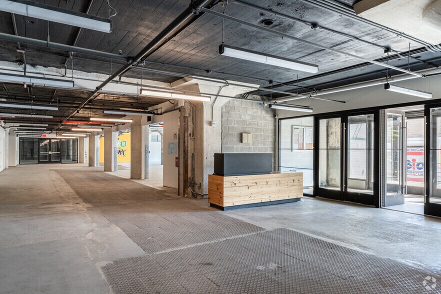 More Photos Of 322 Bruckner Blvd, Bronx Office For Lease