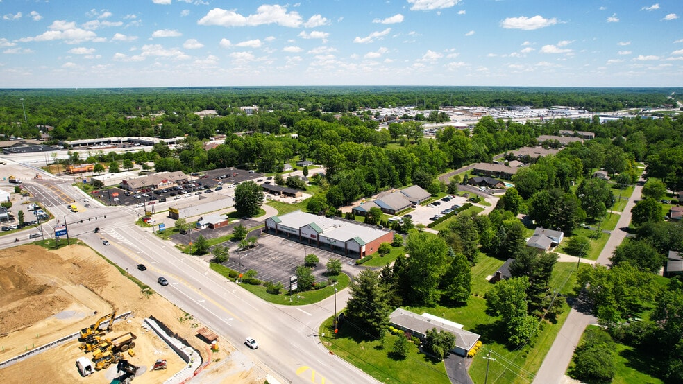 More Photos Of 960 Kennedys Lndg, Cincinnati General Retail For Lease