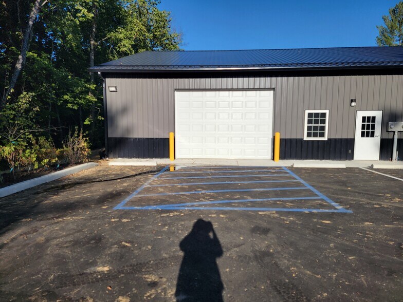 Primary Photo Of 3141 N Westbury Village Dr, Bloomington Light Manufacturing For Lease