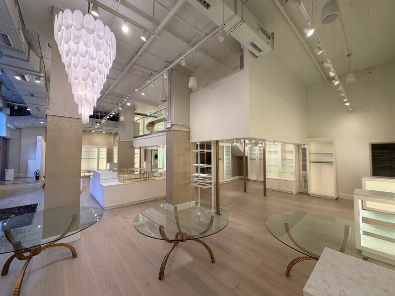 More Photos Of 110 E Delaware Pl, Chicago Apartments For Sale