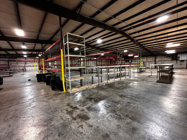 More Photos Of 2169 Centennial Dr, Gainesville Warehouse For Lease