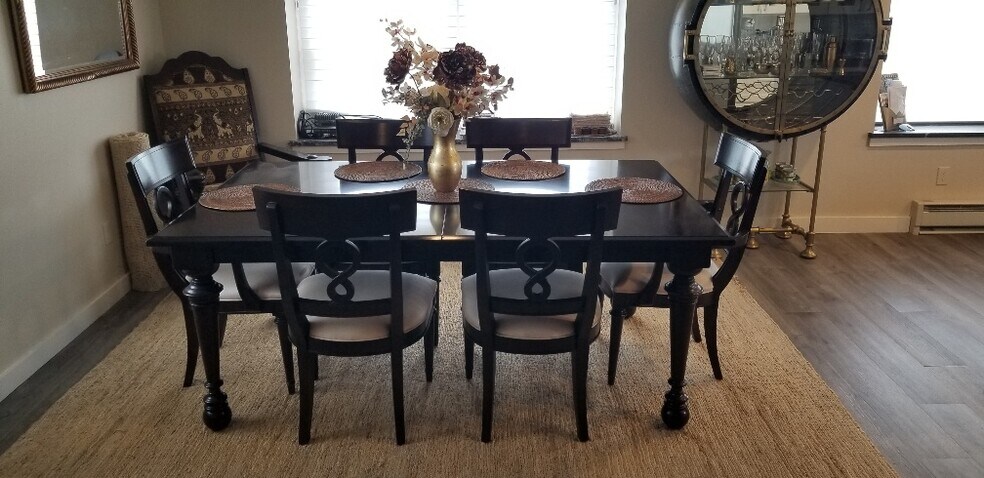 More Photos Of 101-107 S 1st St, La Conner Storefront For Sale