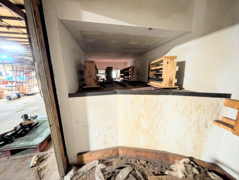 More Photos Of 1469 US Highway 59, Moran Manufacturing For Sale