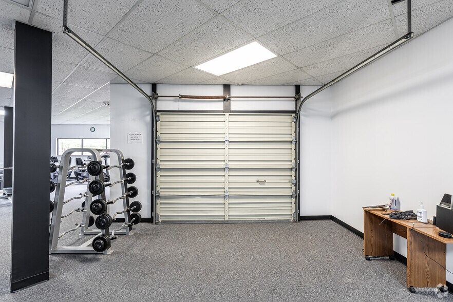 More Photos Of 613 New Britain Ave, Farmington Office For Lease