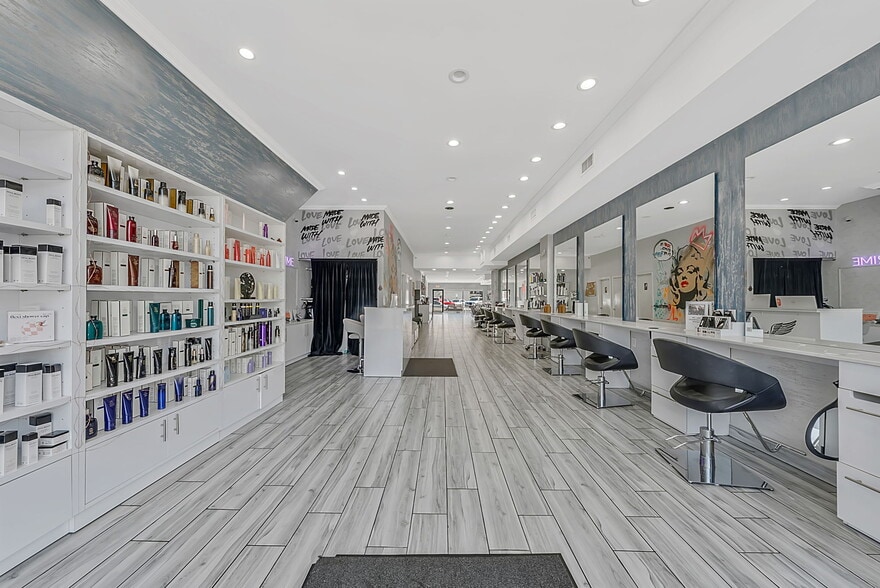 More Photos Of 218 Sunrise Hwy, Rockville Centre Storefront Retail Residential For Lease