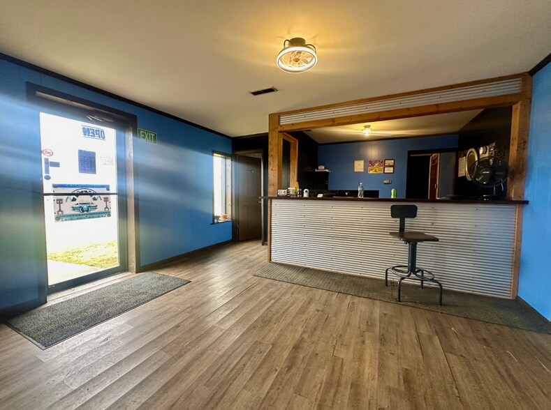 More Photos Of 430 Carthage Rd, Red Boiling Springs Industrial For Sale