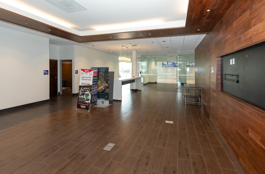 More Photos Of 1701 Auto Center Dr, Oxnard Auto Dealership For Sale