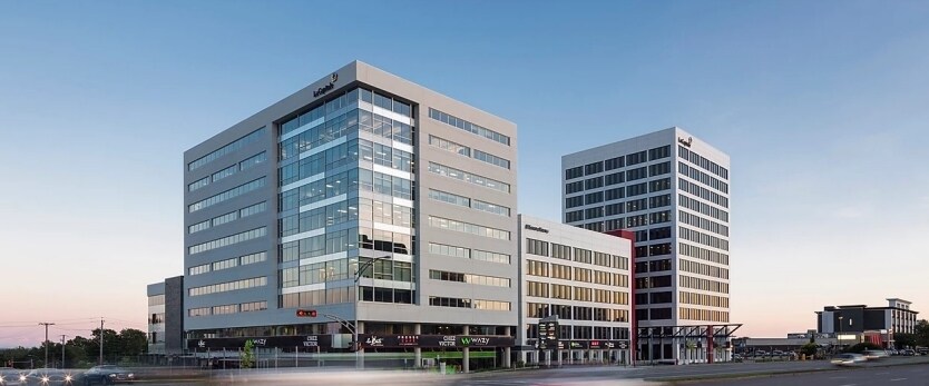 More Photos Of 2875 Boul Laurier, Québec Office For Lease