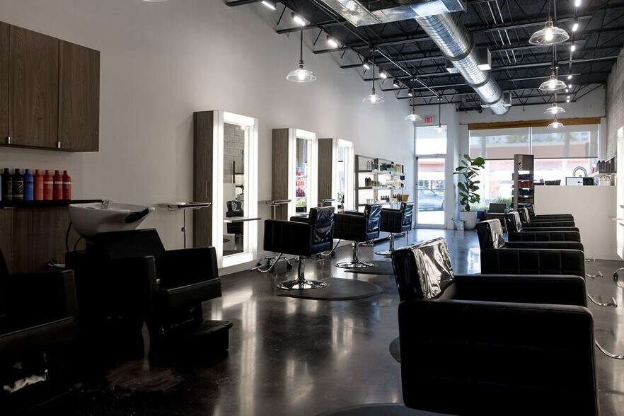 More Photos Of 3325-3327 NE 32nd St, Fort Lauderdale Storefront Retail Office For Sale