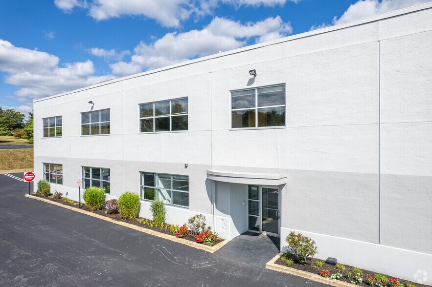 More Photos Of 1850 N Gravers Rd, Plymouth Meeting Flex For Lease