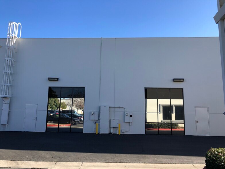 More Photos Of Temecula Parkway, Temecula Light Distribution For Lease