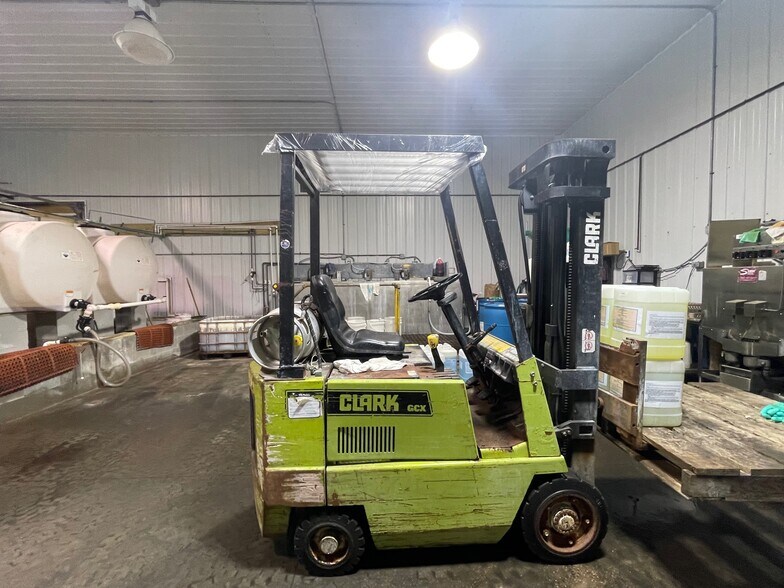 More Photos Of 9280 Knapp Rd, Houghton Lake Service For Sale