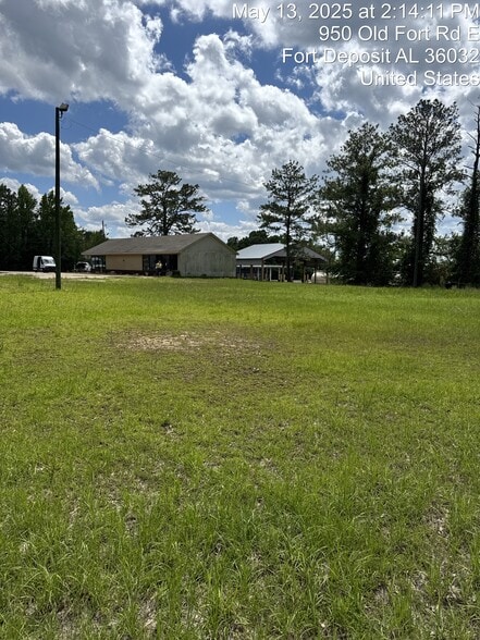 More Photos Of 950 E Old Ford Rd, Fort Deposit General Retail For Sale