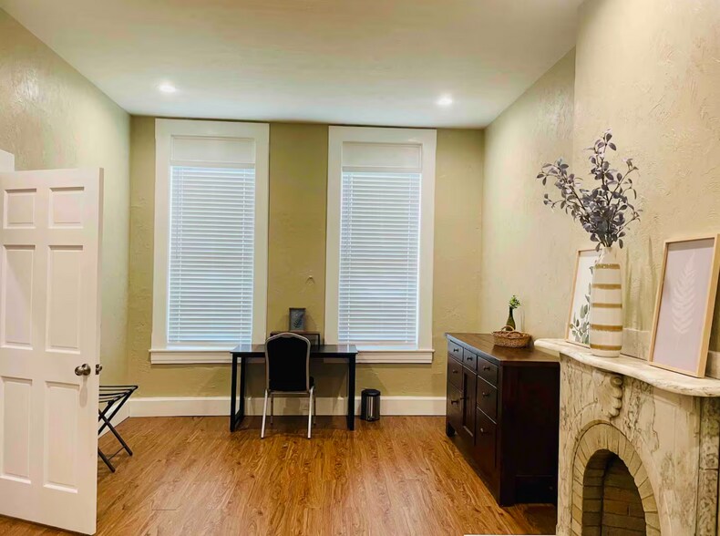 More Photos Of 88 N Main St, Washington Storefront Retail Residential For Sale