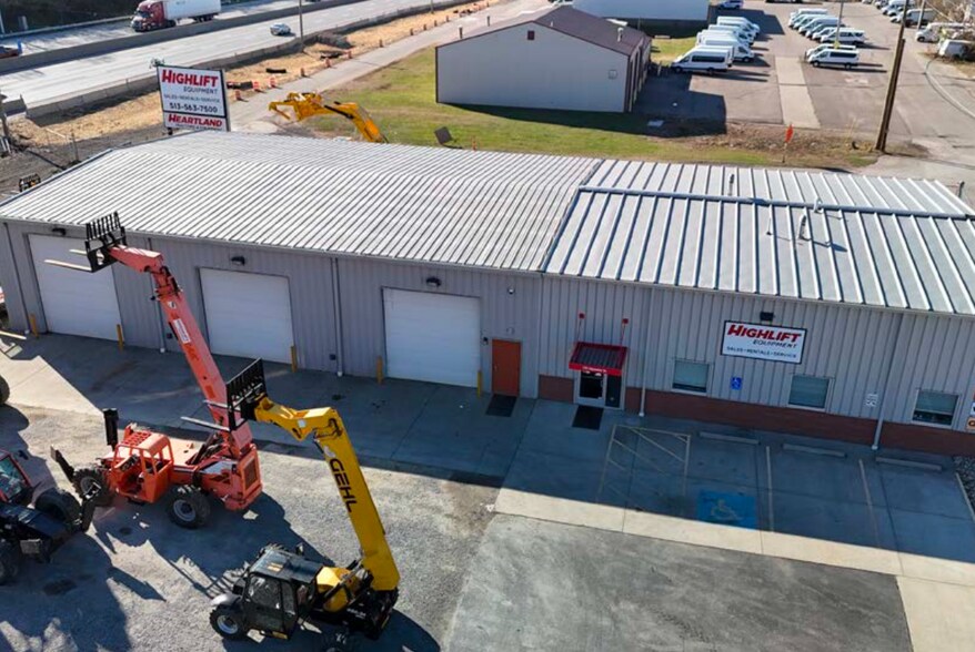 More Photos Of 125 Citycentre Dr, Cincinnati Industrial For Lease