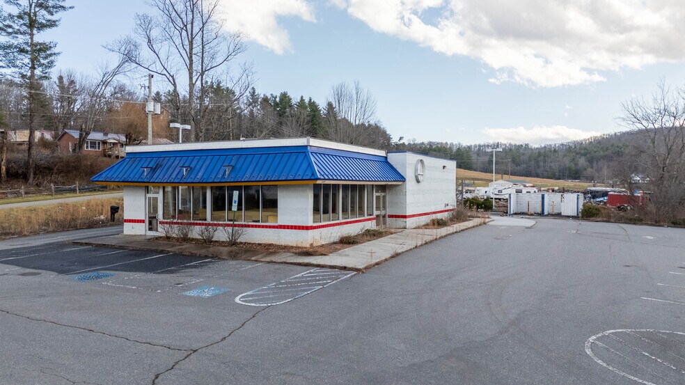 Primary Photo Of 14109 Highway 226 S, Spruce Pine General Retail For Sale