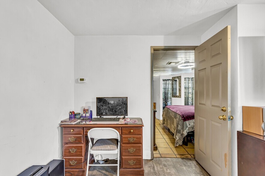 More Photos Of 2901 N Alvernon Way, Tucson Office For Sale