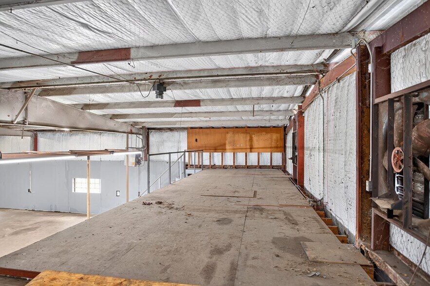 More Photos Of 903 Sayers St, Lufkin Warehouse For Sale