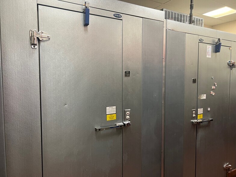 More Photos Of 1610 E Thousand Oaks Blvd, Thousand Oaks Storefront Retail Office For Lease