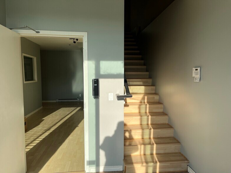More Photos Of 2071 Kingsway Ave, Port Coquitlam Light Distribution For Lease