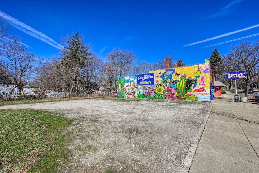 More Photos Of 314 Pioneer St, Akron Storefront For Sale
