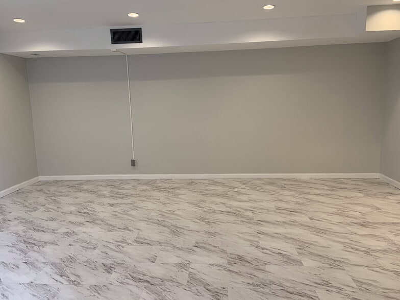 More Photos Of 1011-1121 Arlington Blvd, Arlington Apartments For Sale