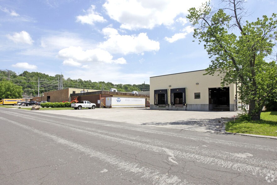 More Photos Of 3644-3656 Scarlet Oak Blvd, Kirkwood Warehouse For Lease