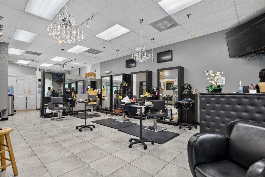More Photos Of 131 Boston Rd, North Billerica General Retail For Sale