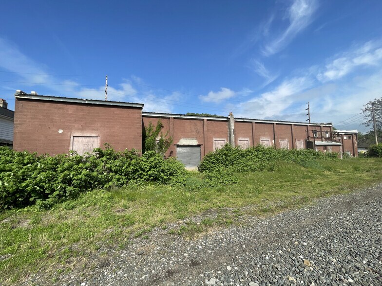 More Photos Of 500 N 5th St, Toronto Warehouse For Sale