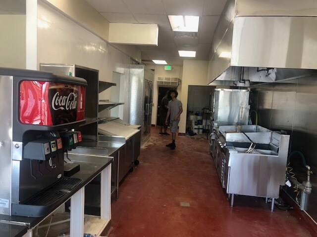 More Photos Of 425 E Foothill Blvd, Azusa Restaurant For Lease