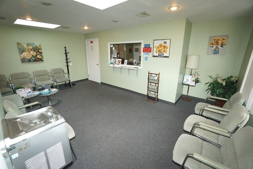 More Photos Of 924 N Wood Ave, Linden Medical For Lease