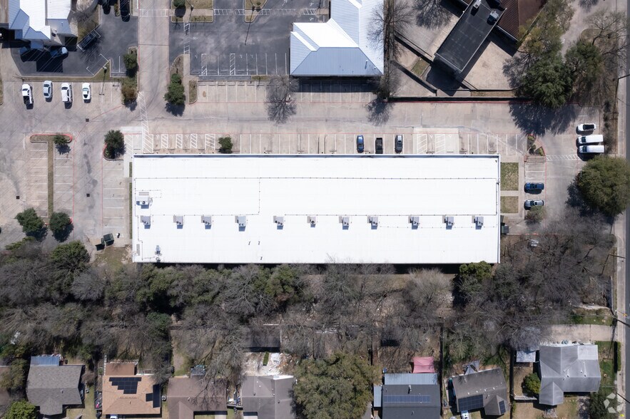 More Photos Of 724 Eberhart Ln, Austin Office For Lease