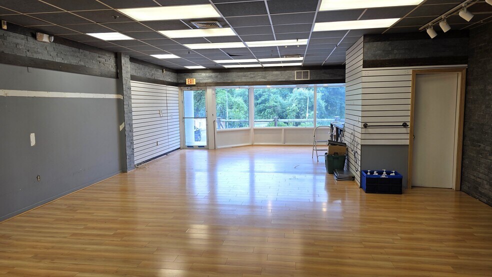 More Photos Of 77 Main St N, Southbury Storefront Retail Office For Sale