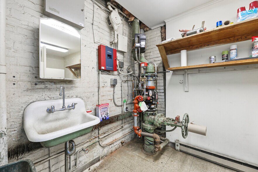 More Photos Of 1311 East St, Pittsfield Warehouse For Sale