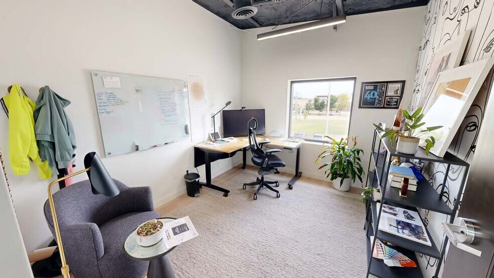 More Photos Of 1004 NW 11th St, Bentonville Office For Lease