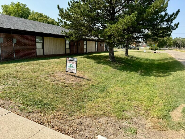 More Photos Of 410 N Fisher St, Glasco Apartments For Sale