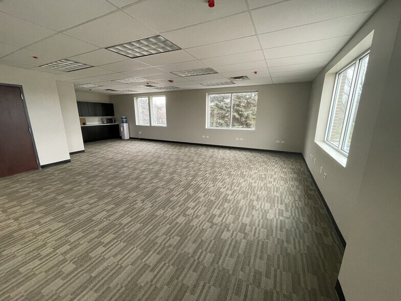 More Photos Of 1288 Rickert Dr, Naperville Medical For Lease