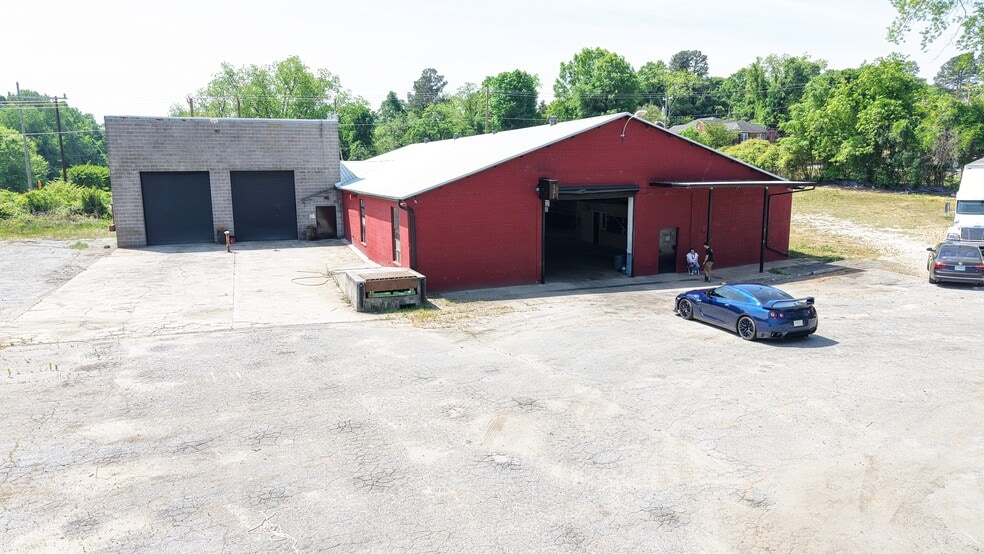 Primary Photo Of 121 Brooklyn Ave, Anderson Warehouse For Sale