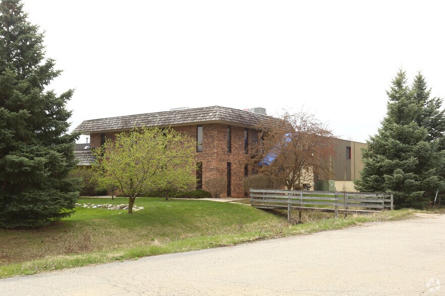 More Photos Of 78 Jackson Plaza, Ann Arbor Warehouse For Lease